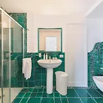 Luxury With Pool & Garden Κάπρι