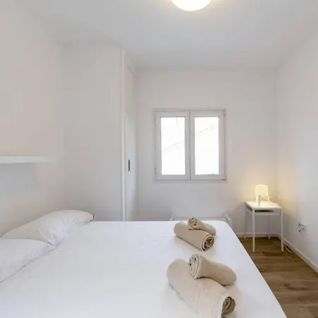 Relaxing Carel Капри