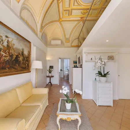Дом отдыха Luxury With Pool & Garden *